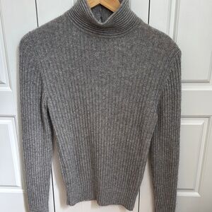 Gray, cashmere Turtleneck Sweater